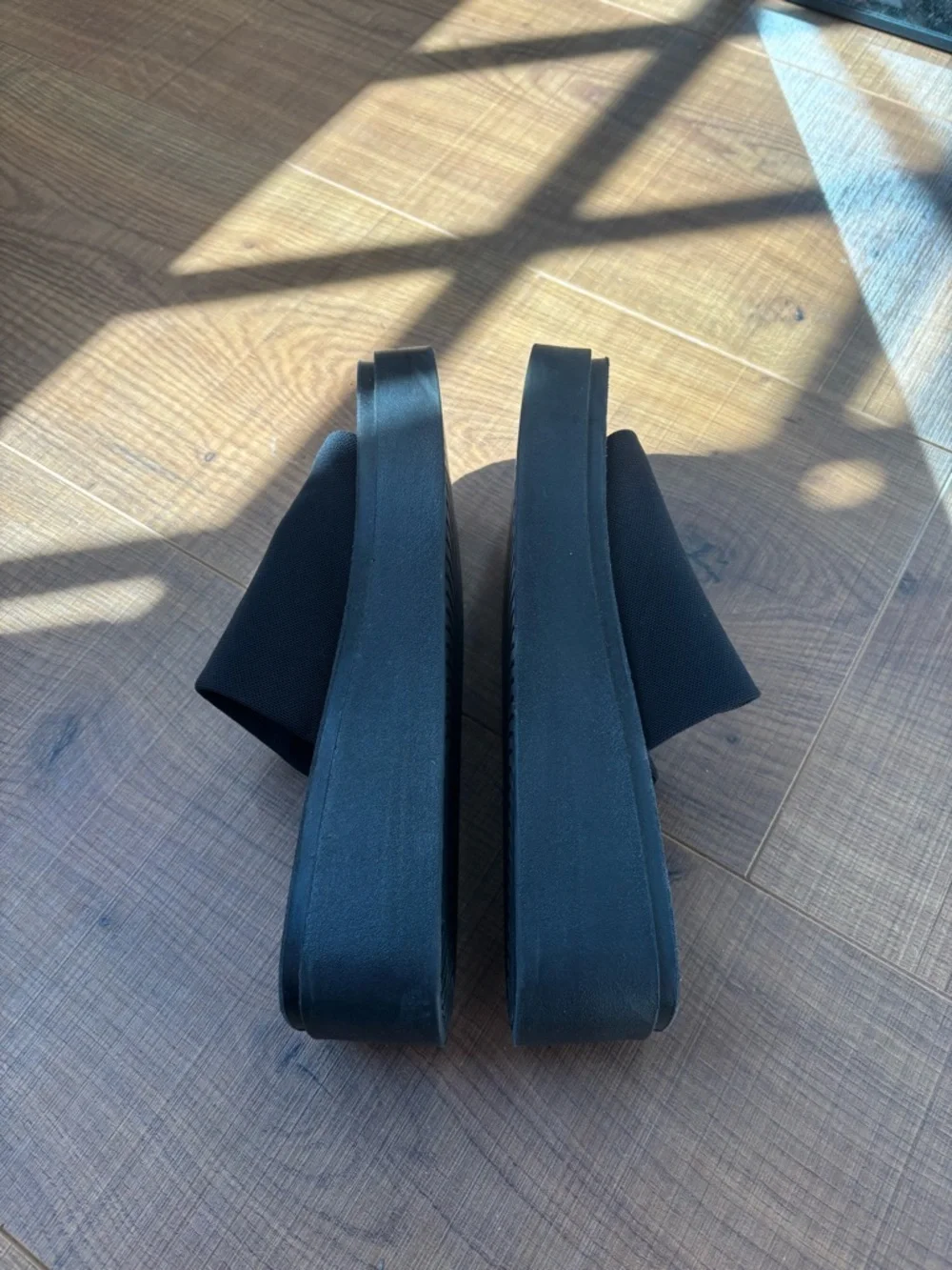 Steve Madden Black Platform Slide Mules - Picture 2 of 2